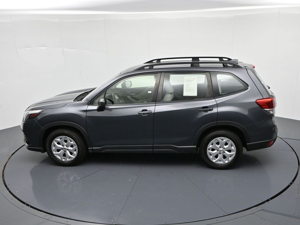 Subaru Forester Vehicle Full-screen Gallery Image 18
