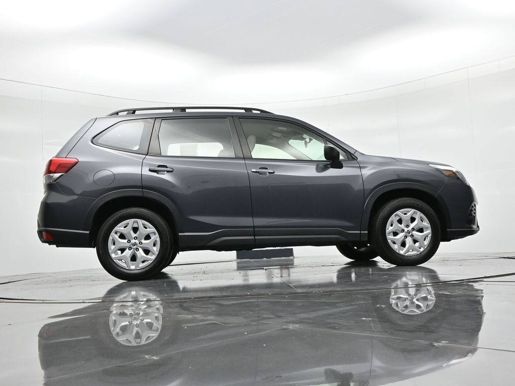 Subaru Forester Vehicle Full-screen Gallery Image 22