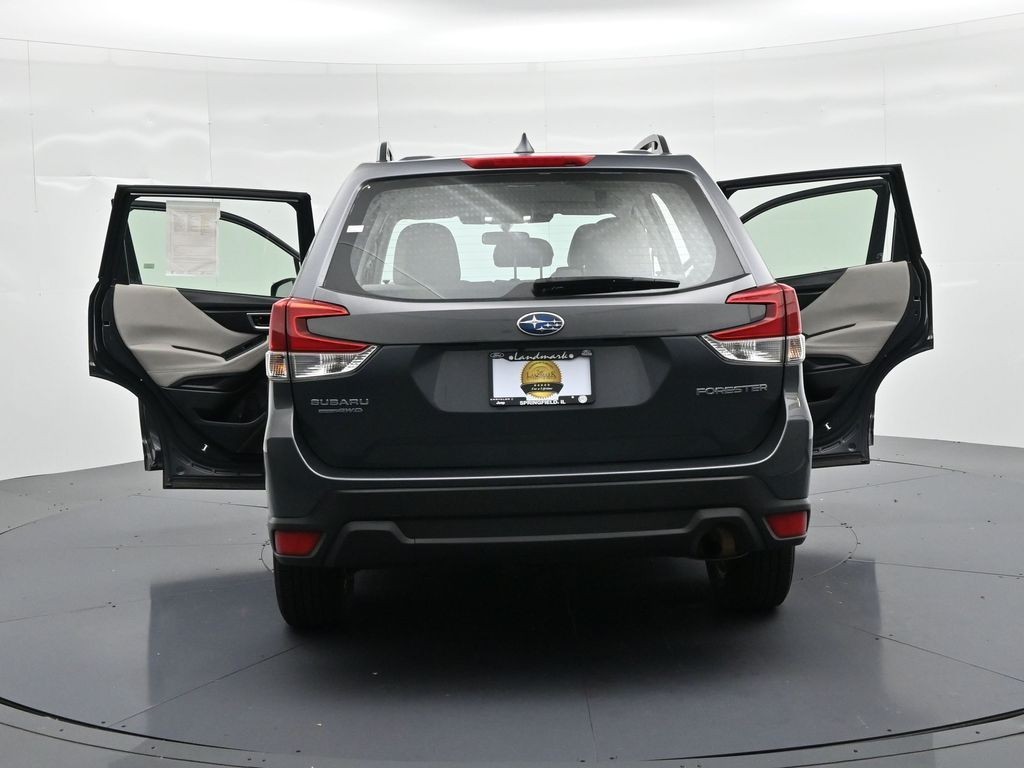 Subaru Forester Vehicle Full-screen Gallery Image 26
