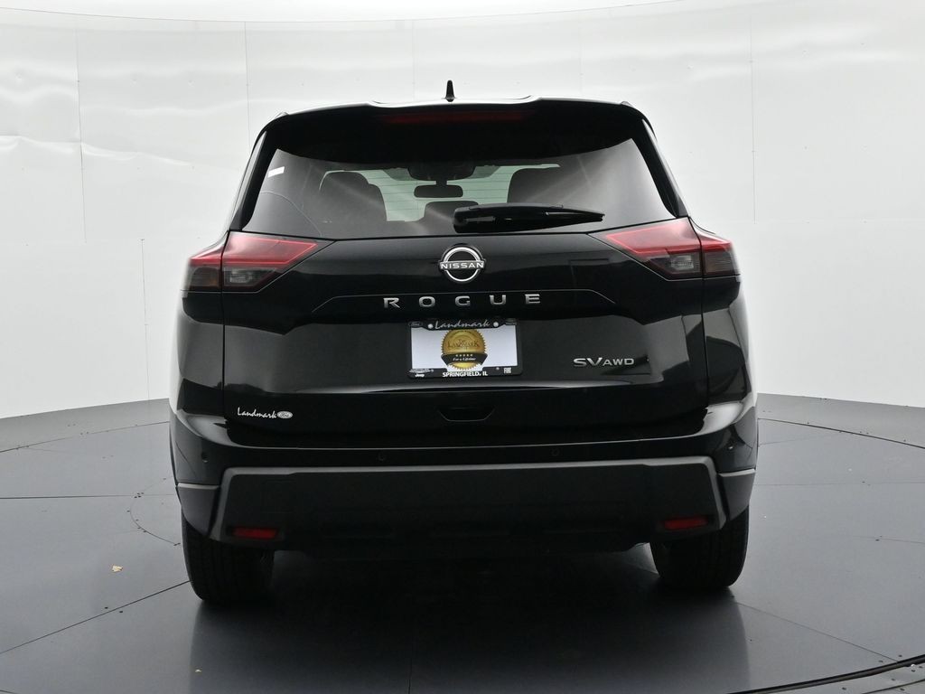 Nissan Rogue Vehicle Full-screen Gallery Image 07