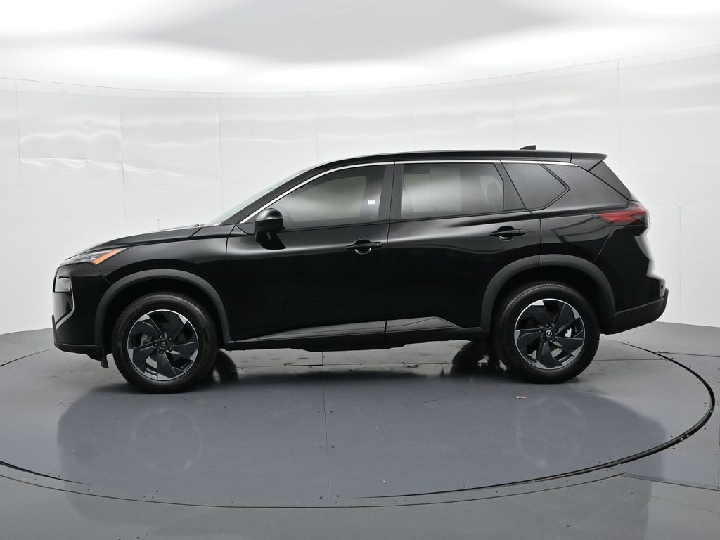 Nissan Rogue Vehicle Full-screen Gallery Image 09