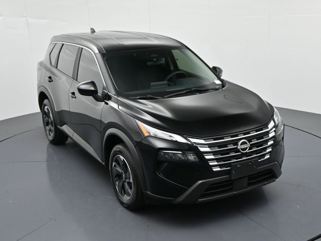 Nissan Rogue Vehicle Full-screen Gallery Image 14