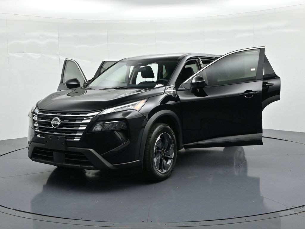 Nissan Rogue Vehicle Full-screen Gallery Image 24