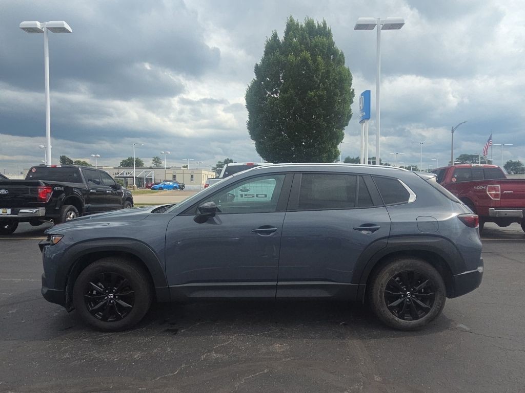 Mazda CX-50 Vehicle Full-screen Gallery Image 3