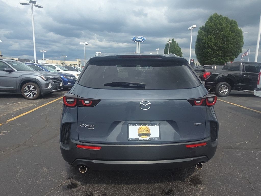 Mazda CX-50 Vehicle Full-screen Gallery Image 5