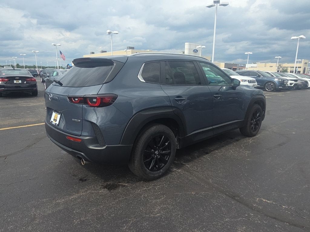 Mazda CX-50 Vehicle Full-screen Gallery Image 6