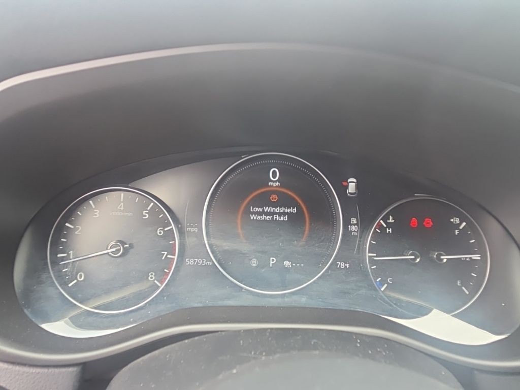 Mazda CX-50 Vehicle Full-screen Gallery Image 11