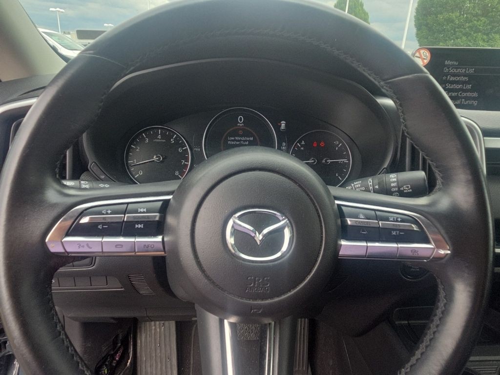 Mazda CX-50 Vehicle Full-screen Gallery Image 12