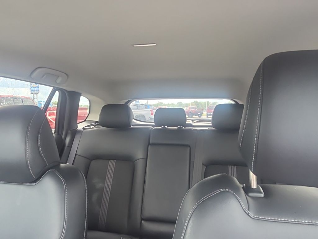 Mazda CX-50 Vehicle Full-screen Gallery Image 16