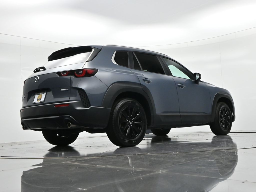Mazda CX-50 Vehicle Full-screen Gallery Image 23