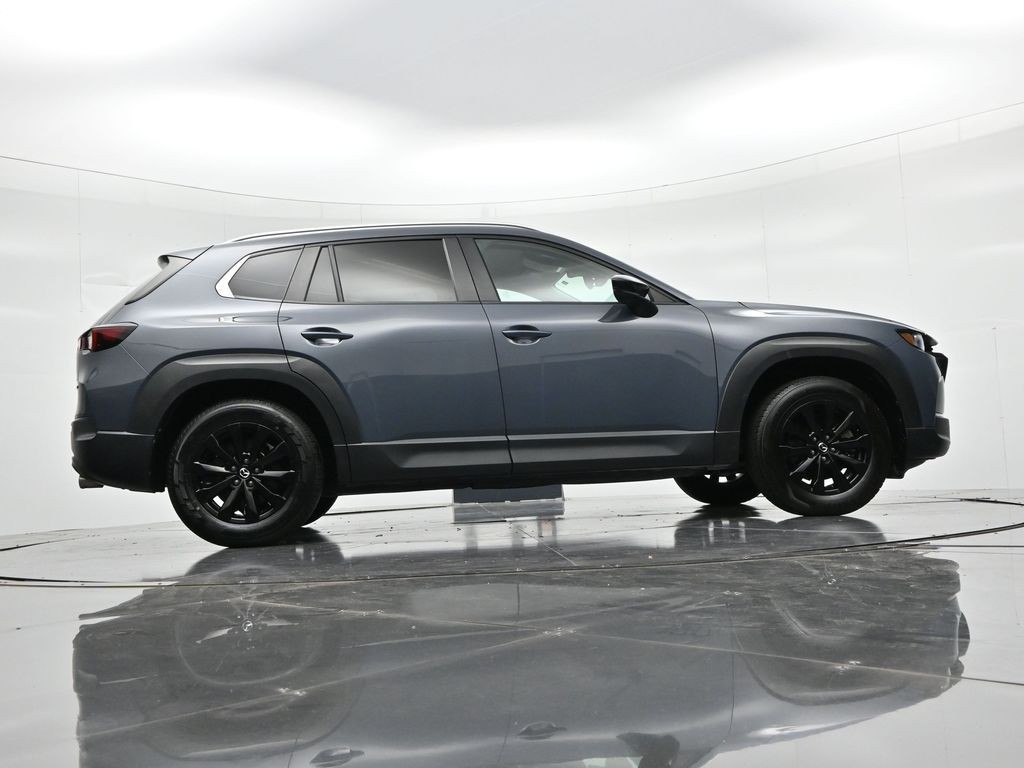 Mazda CX-50 Vehicle Full-screen Gallery Image 24