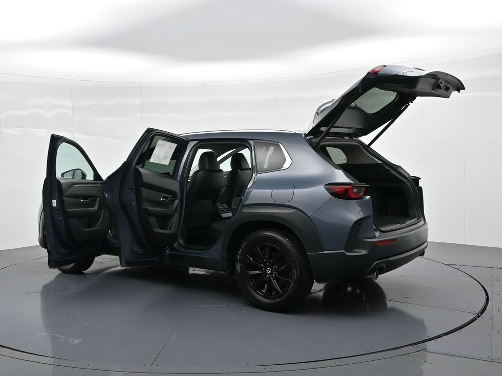 Mazda CX-50 Vehicle Full-screen Gallery Image 26