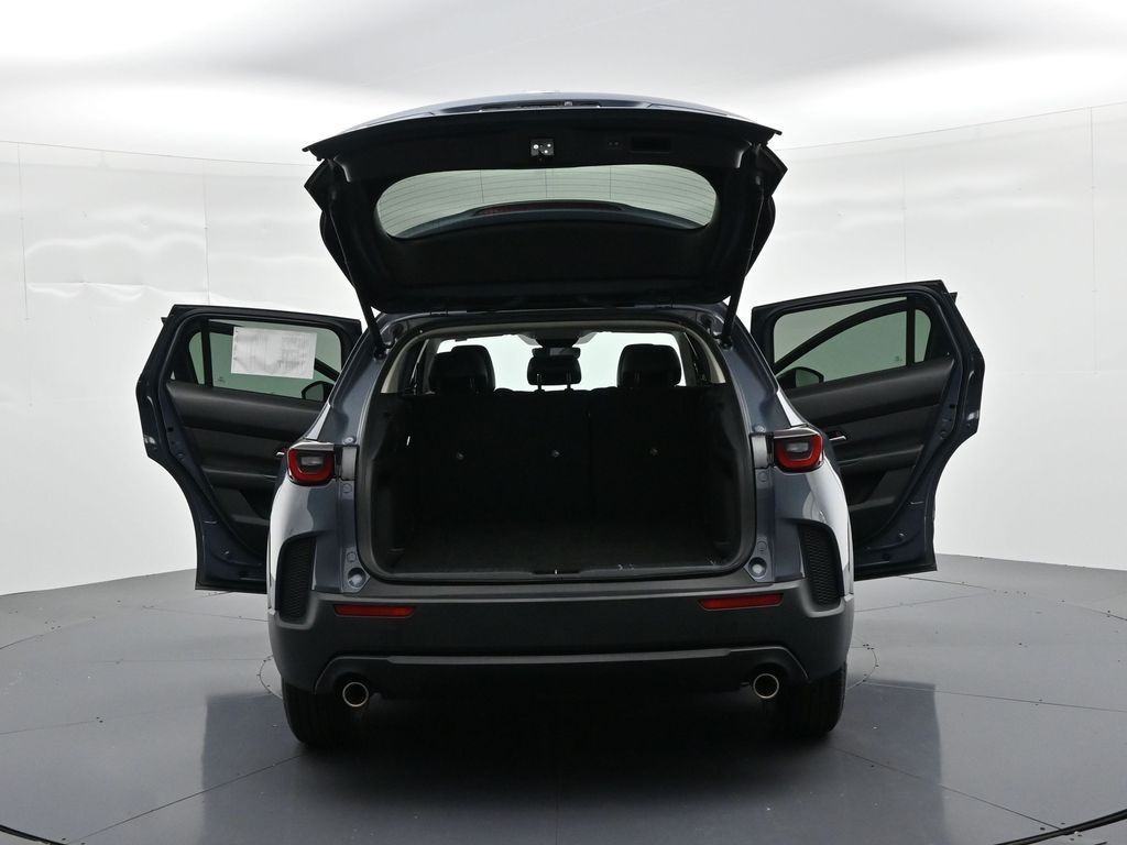 Mazda CX-50 Vehicle Full-screen Gallery Image 28