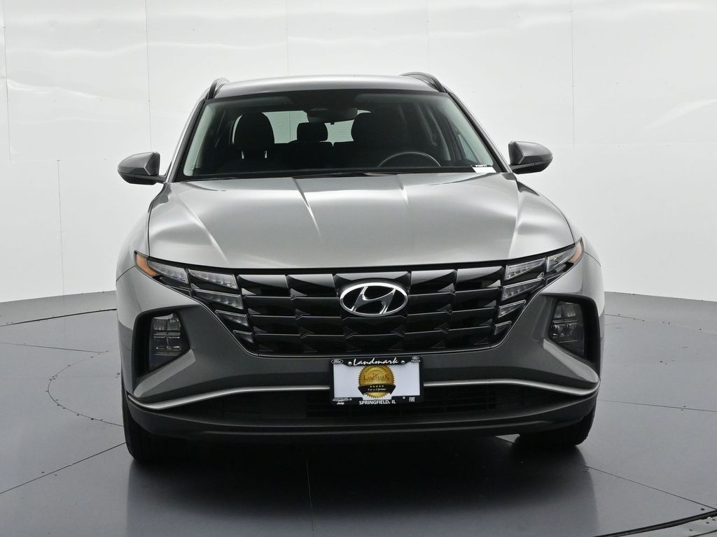 Hyundai Tucson Vehicle Full-screen Gallery Image 03