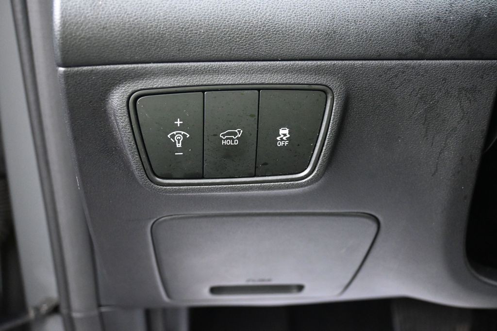 Hyundai Tucson Vehicle Full-screen Gallery Image 13