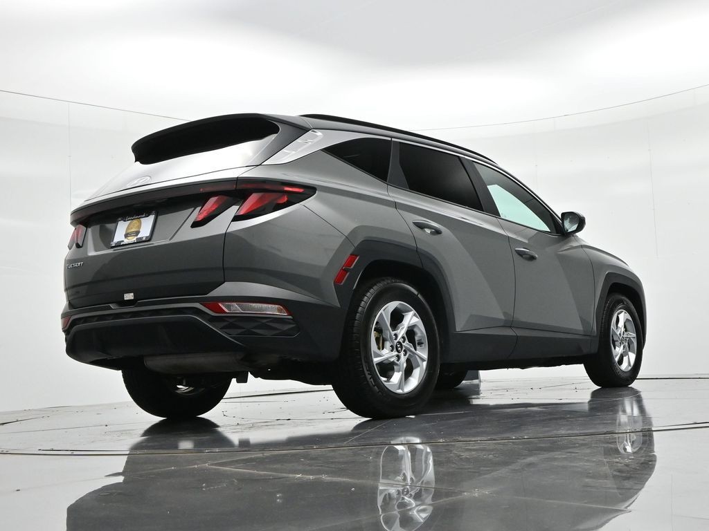 Hyundai Tucson Vehicle Full-screen Gallery Image 24