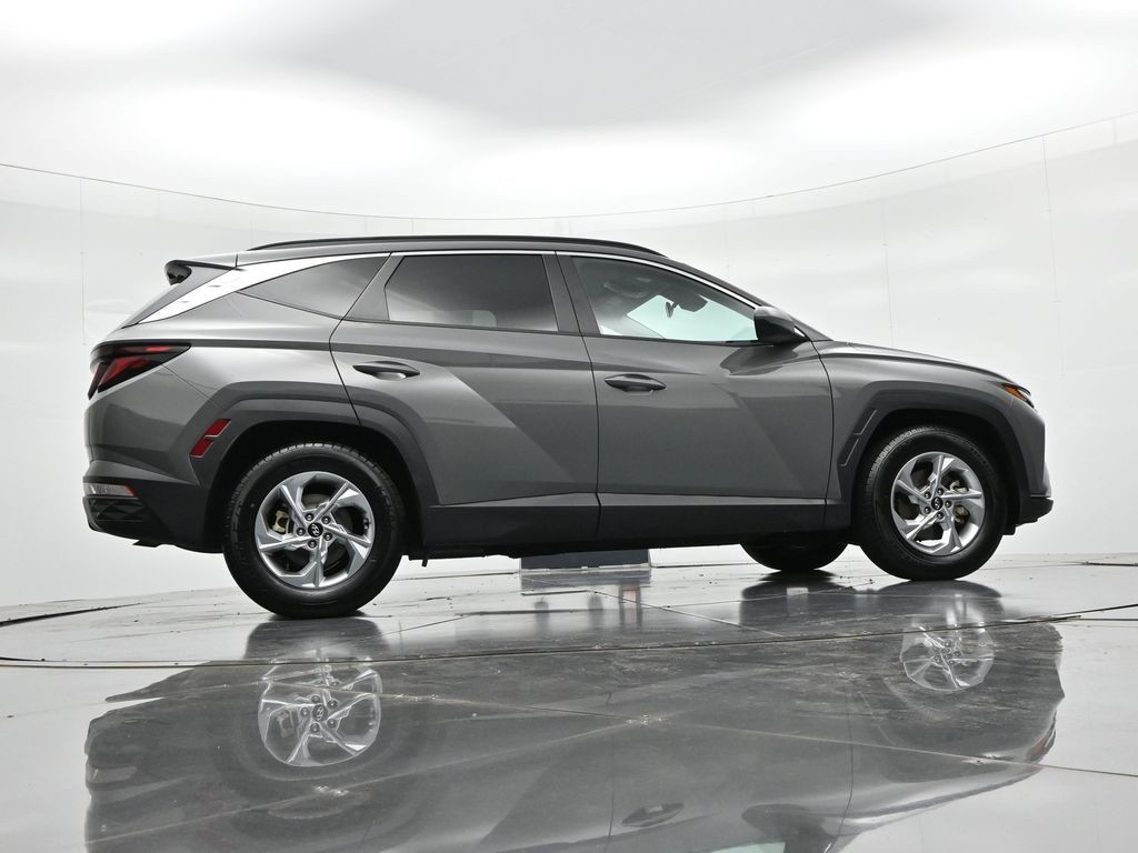 Hyundai Tucson Vehicle Full-screen Gallery Image 25