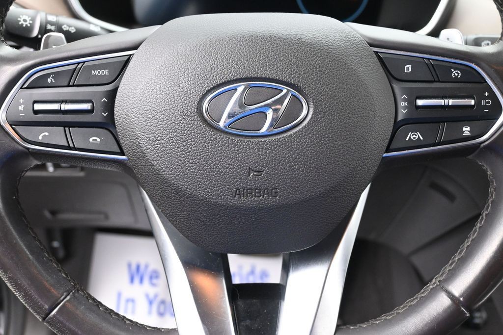 Hyundai Santa Fe Hybrid Vehicle Full-screen Gallery Image 13