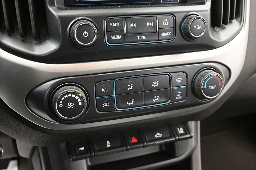 Chevrolet Colorado Vehicle Full-screen Gallery Image 13