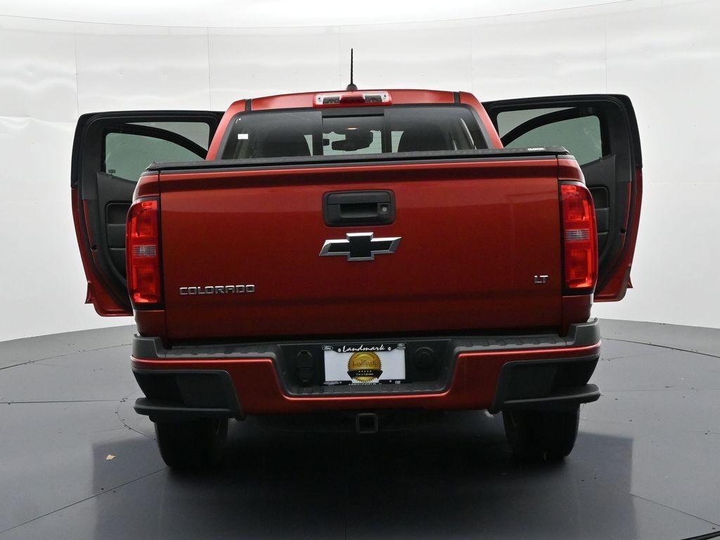 Chevrolet Colorado Vehicle Full-screen Gallery Image 27