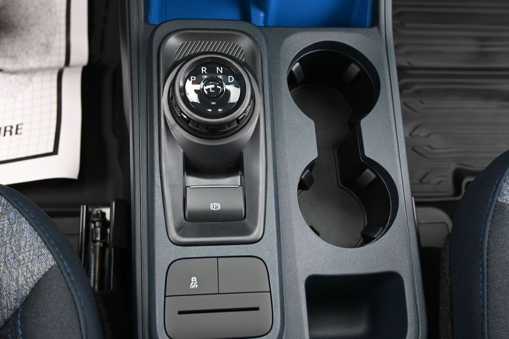 Ford Maverick Vehicle Full-screen Gallery Image 12