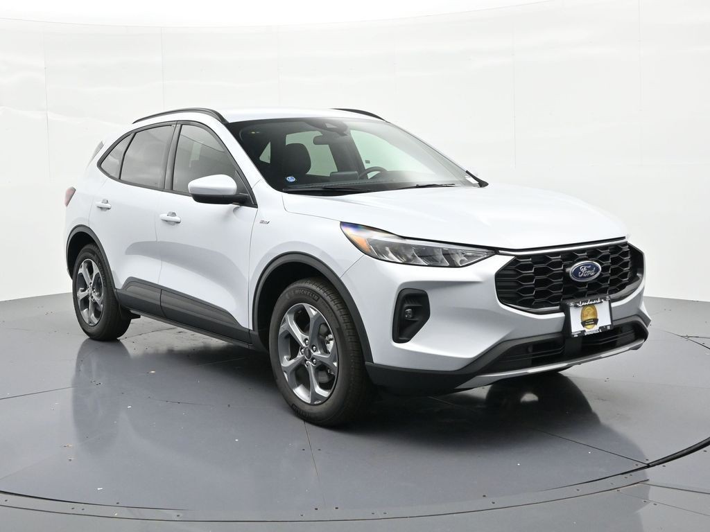 Ford Escape Hybrid Vehicle Full-screen Gallery Image 4