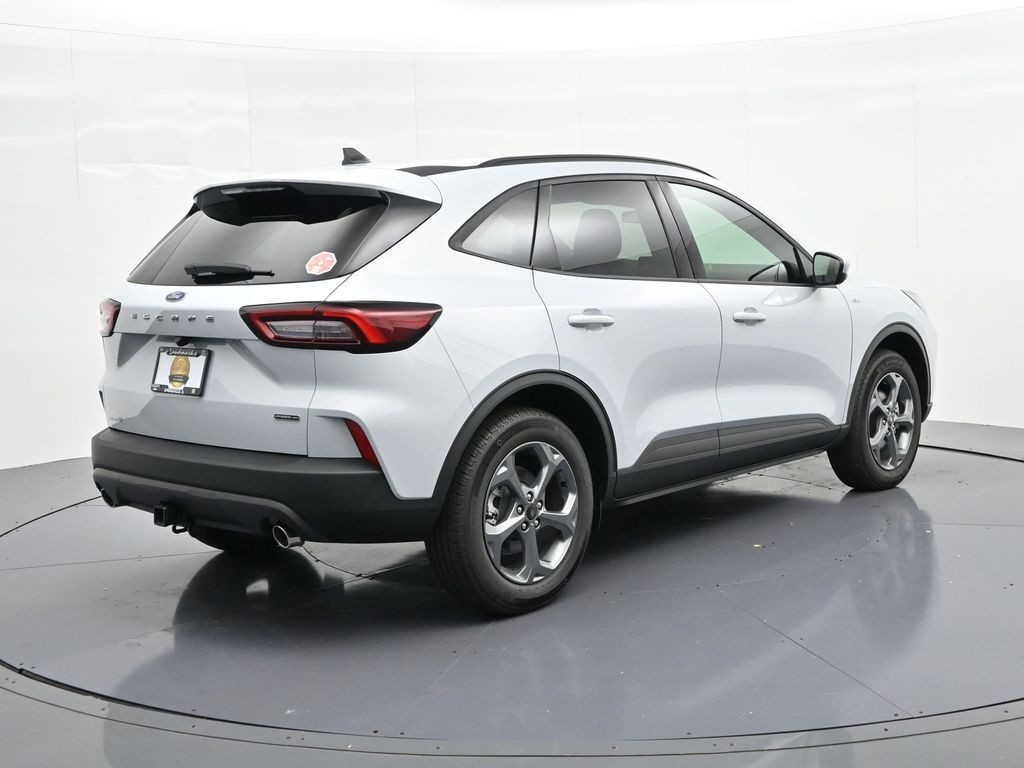 Ford Escape Hybrid Vehicle Full-screen Gallery Image 6