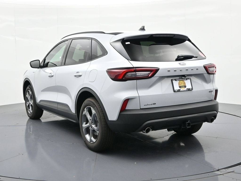 Ford Escape Hybrid Vehicle Full-screen Gallery Image 8