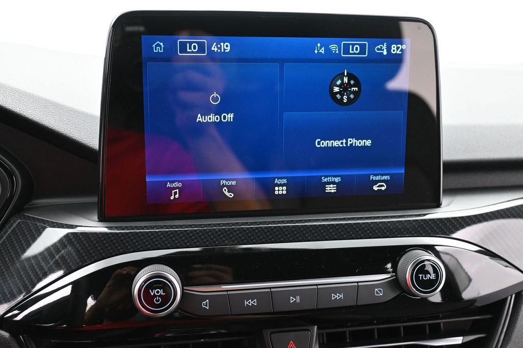 Ford Escape Hybrid Vehicle Full-screen Gallery Image 10