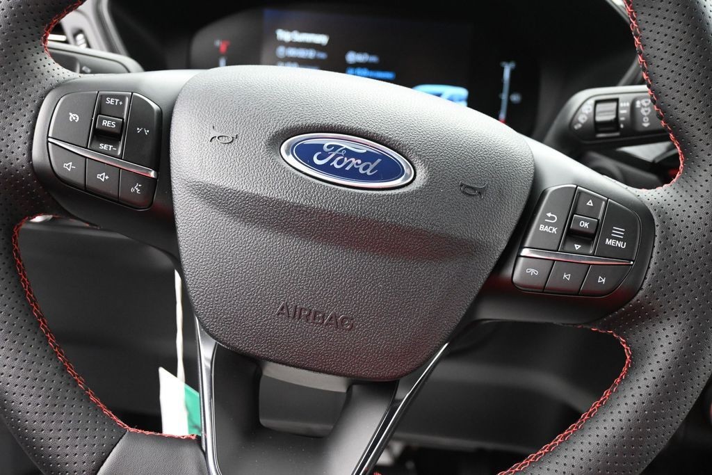 Ford Escape Hybrid Vehicle Full-screen Gallery Image 13