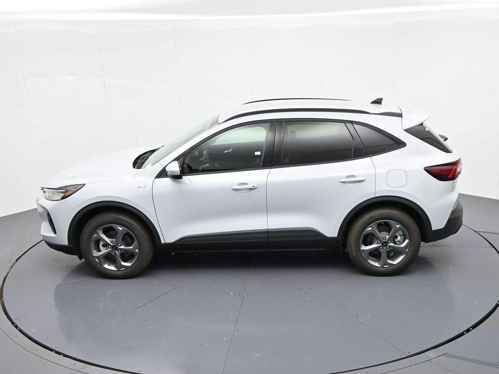 Ford Escape Hybrid Vehicle Full-screen Gallery Image 18