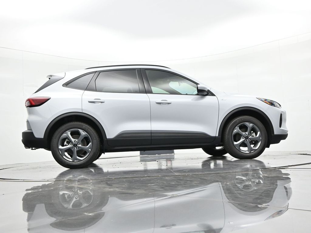 Ford Escape Hybrid Vehicle Full-screen Gallery Image 22
