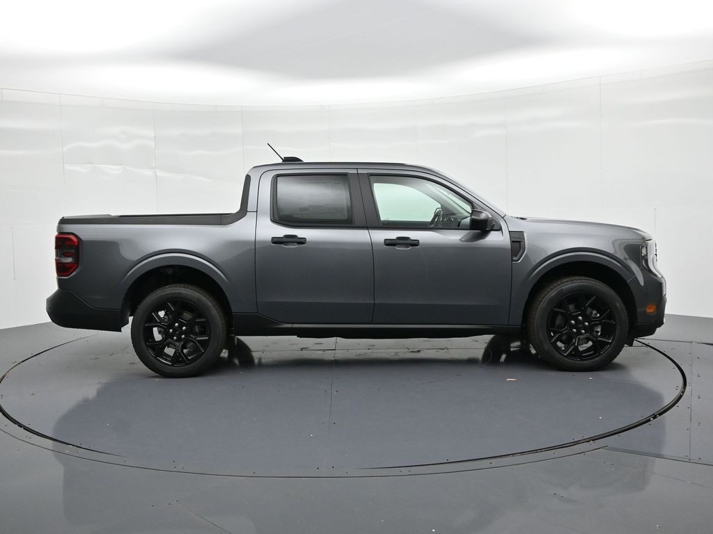 Ford Maverick Vehicle Full-screen Gallery Image 5
