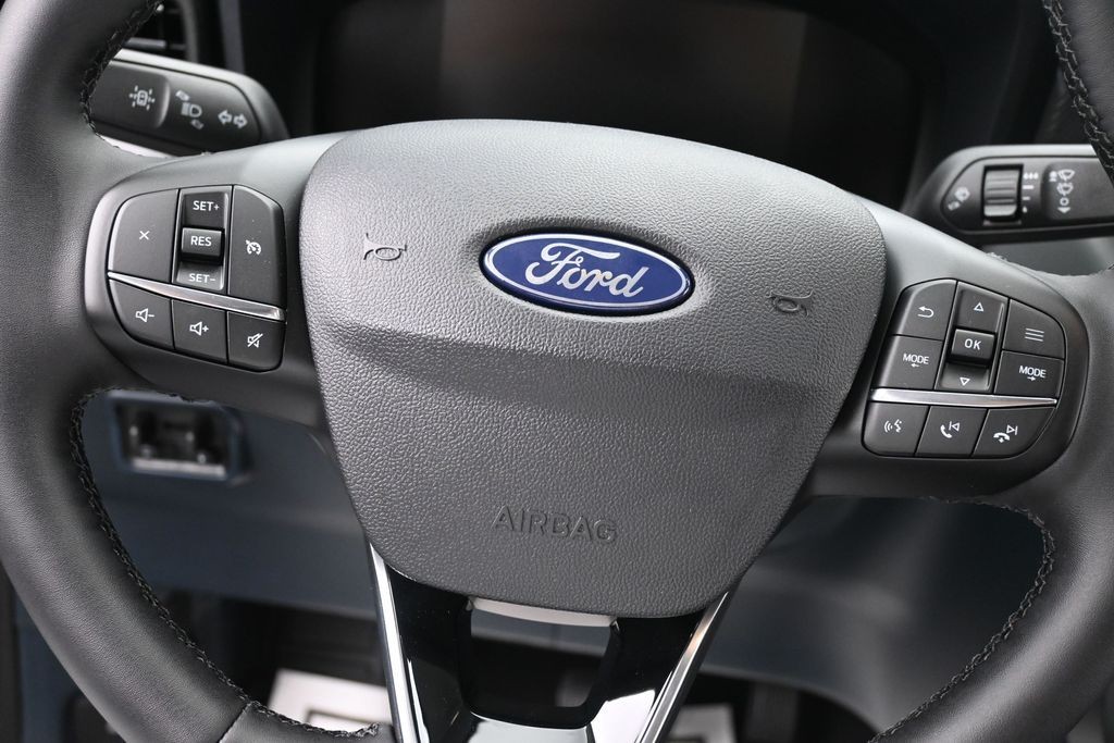 Ford Maverick Vehicle Full-screen Gallery Image 12