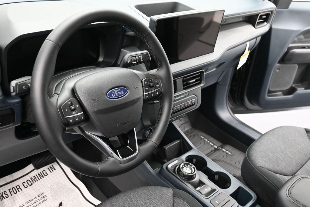 Ford Maverick Vehicle Full-screen Gallery Image 14