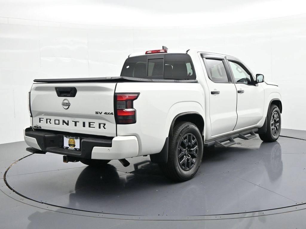 Nissan Frontier Vehicle Full-screen Gallery Image 06