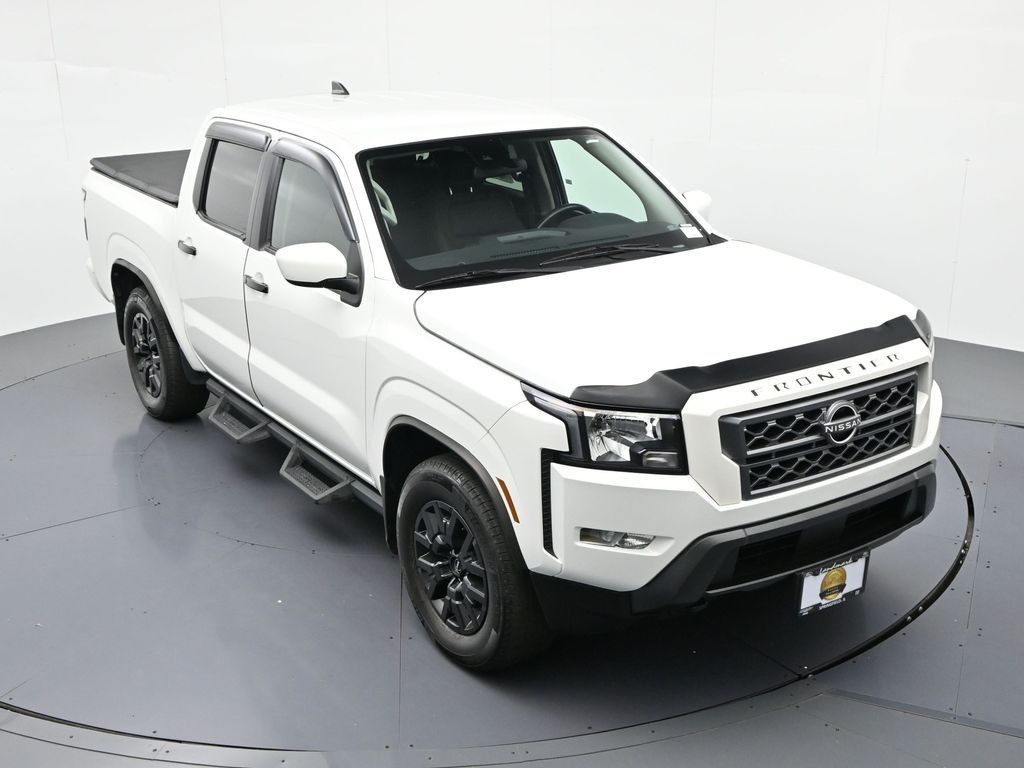 Nissan Frontier Vehicle Full-screen Gallery Image 17