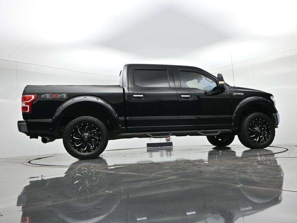 Ford F-150 Vehicle Full-screen Gallery Image 21