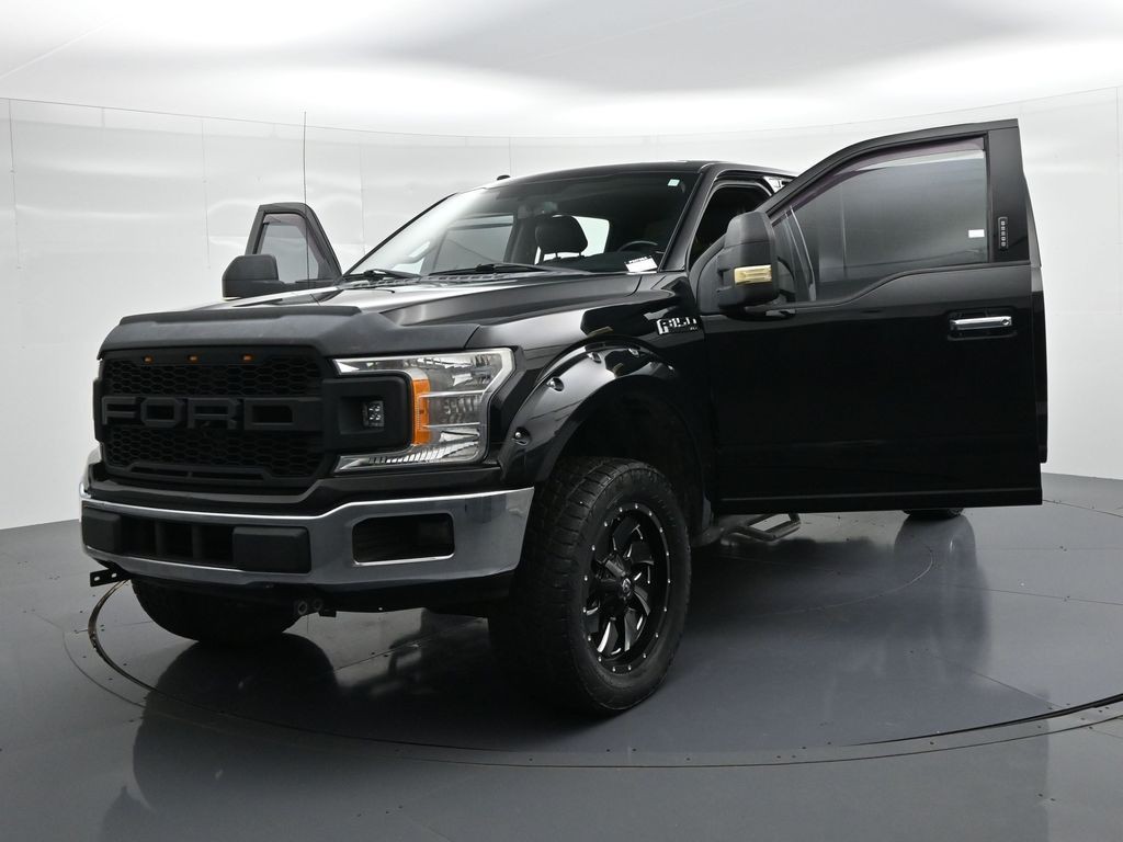 Ford F-150 Vehicle Full-screen Gallery Image 24