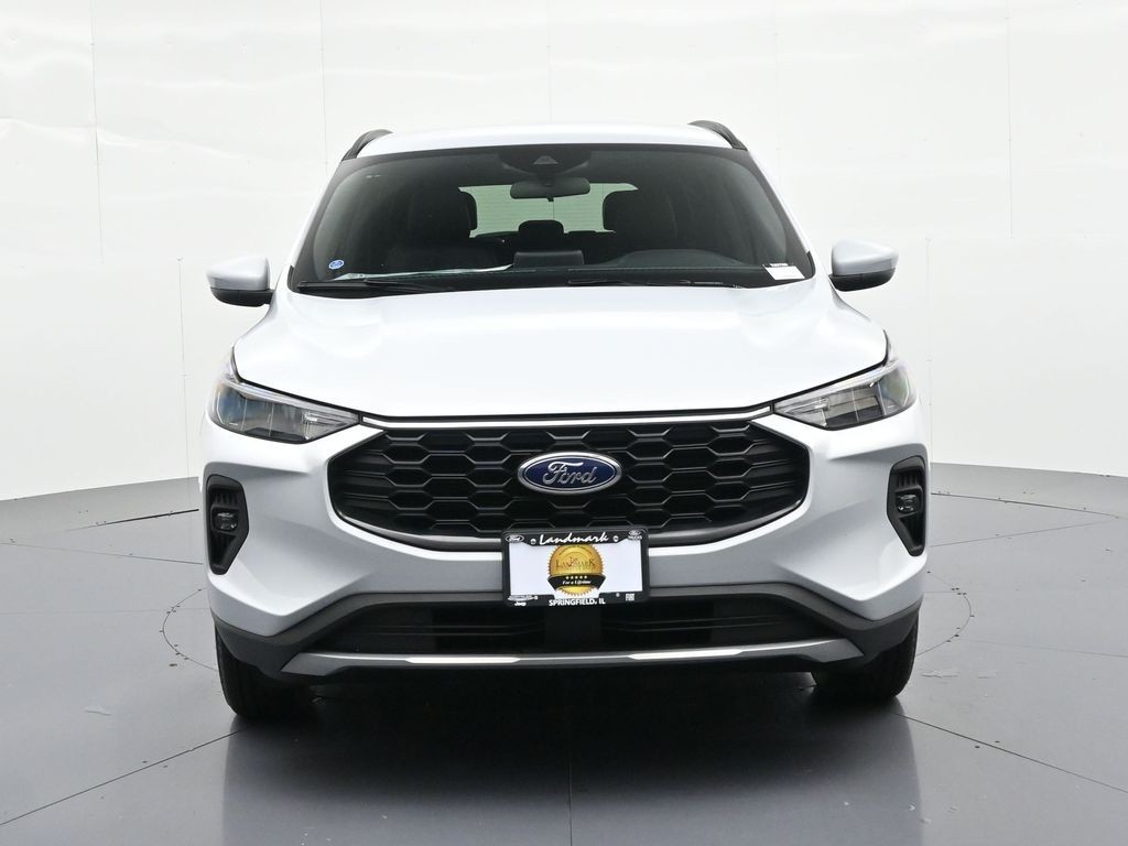 Ford Escape Hybrid Vehicle Full-screen Gallery Image 3