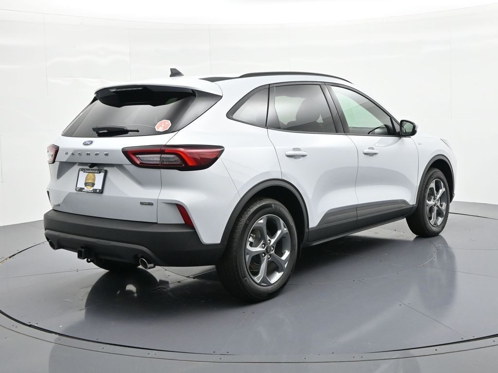 Ford Escape Hybrid Vehicle Full-screen Gallery Image 6