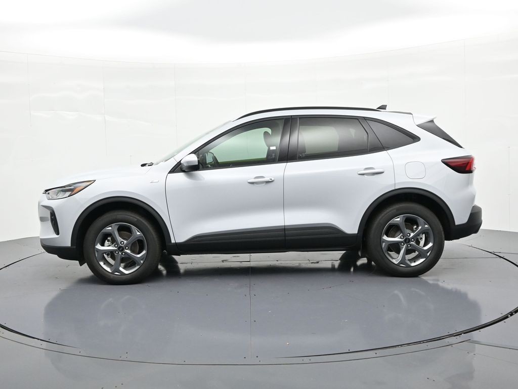 Ford Escape Hybrid Vehicle Full-screen Gallery Image 9