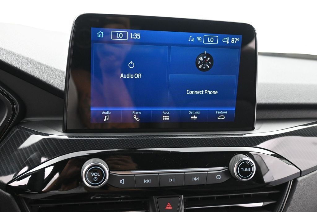 Ford Escape Hybrid Vehicle Full-screen Gallery Image 11