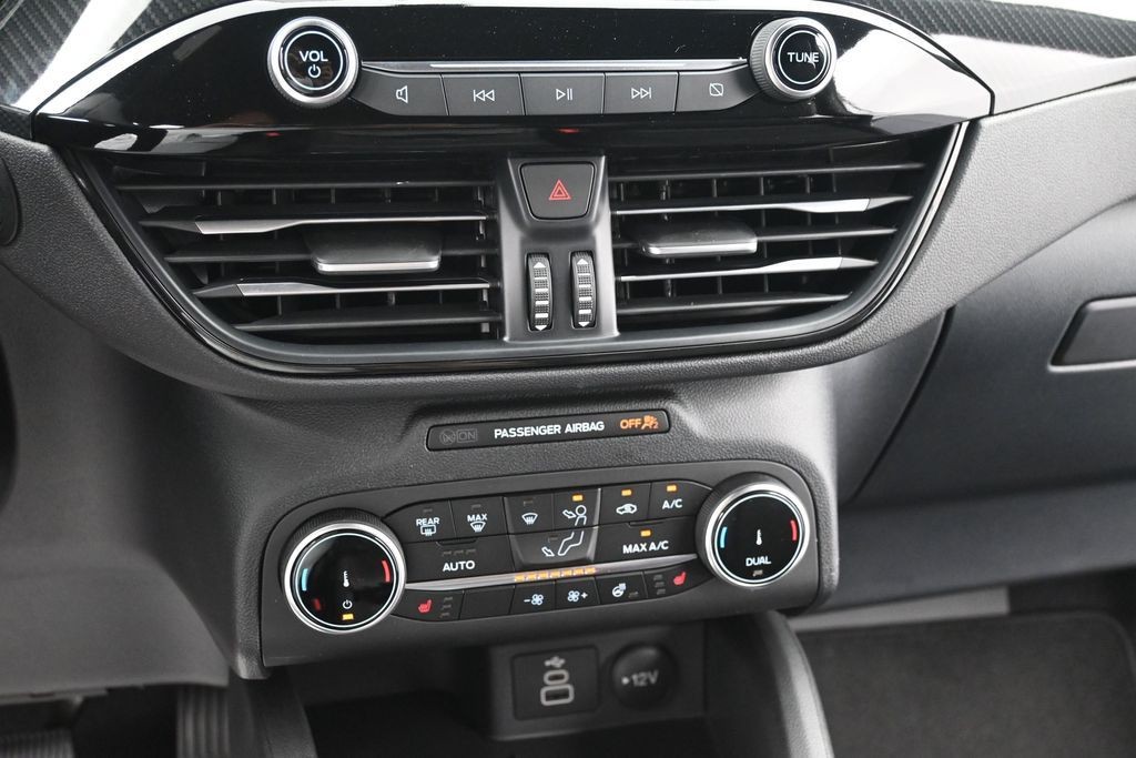 Ford Escape Hybrid Vehicle Full-screen Gallery Image 13