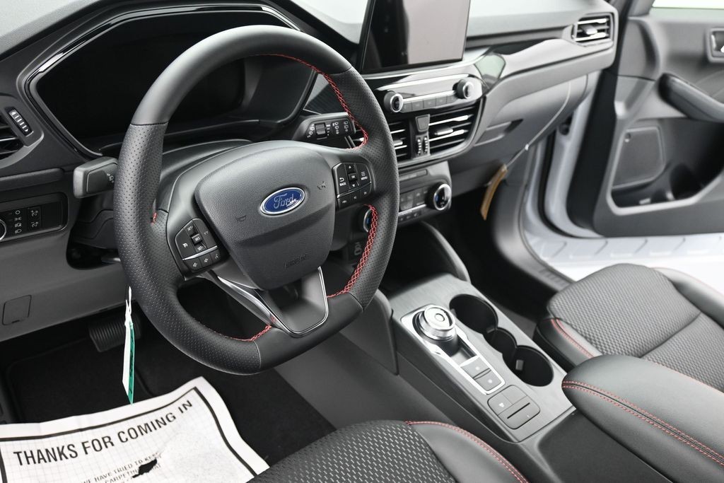 Ford Escape Hybrid Vehicle Full-screen Gallery Image 17
