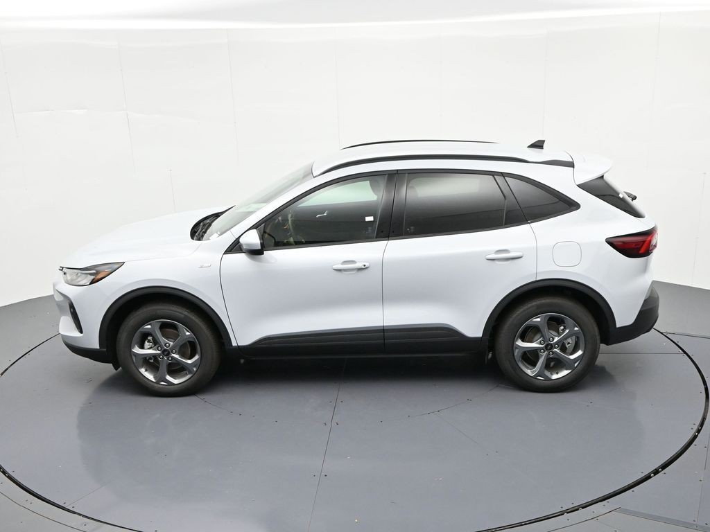 Ford Escape Hybrid Vehicle Full-screen Gallery Image 21