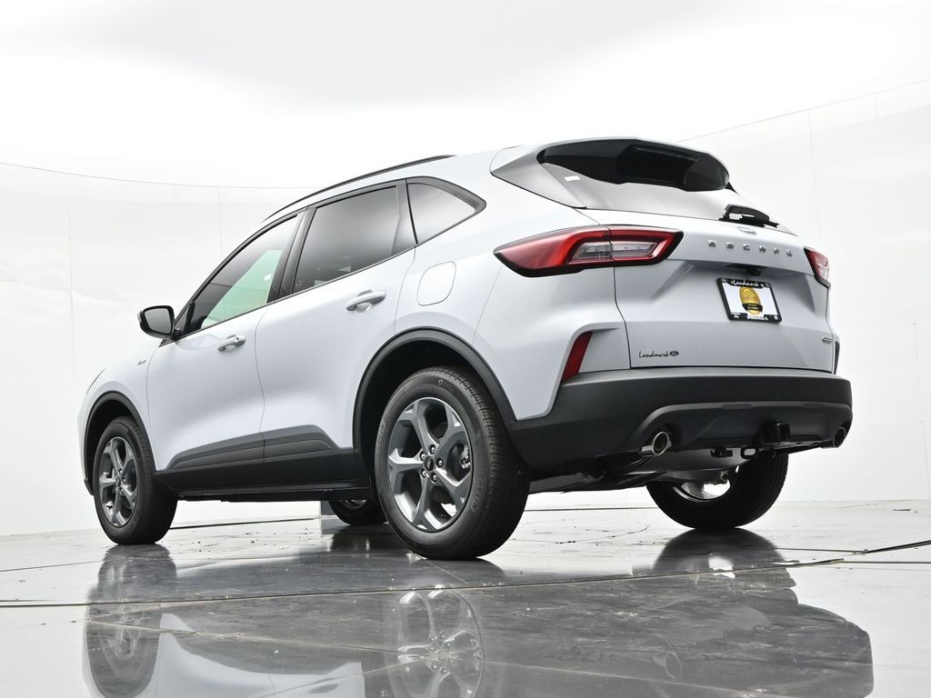 Ford Escape Hybrid Vehicle Full-screen Gallery Image 22
