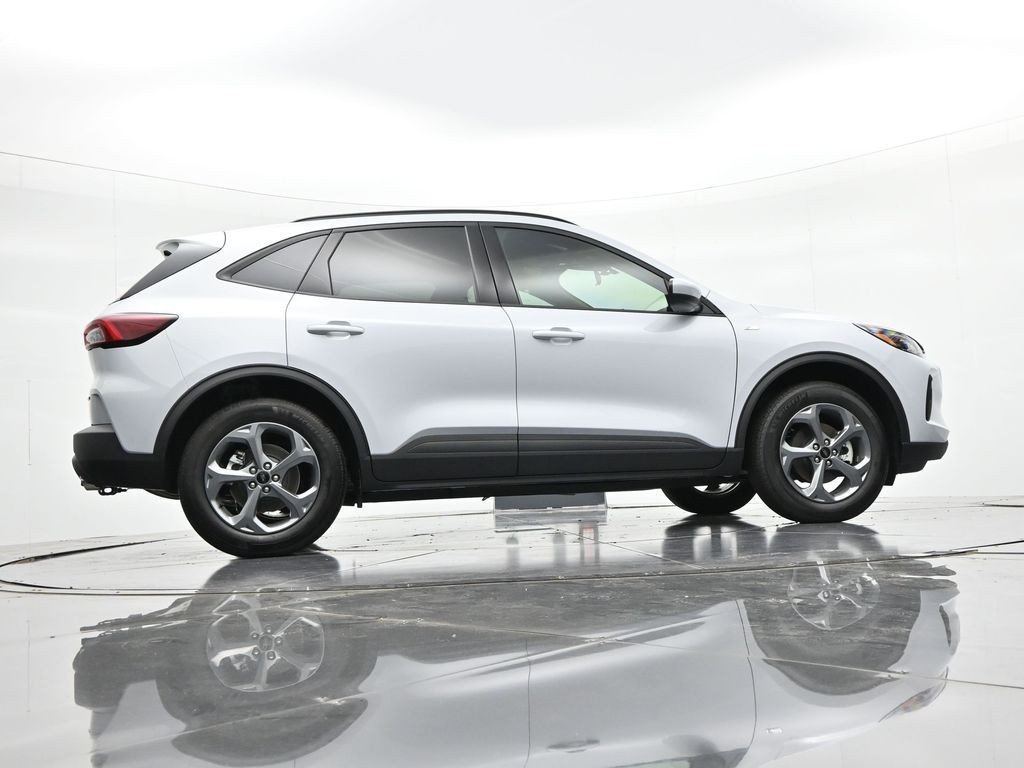 Ford Escape Hybrid Vehicle Full-screen Gallery Image 25