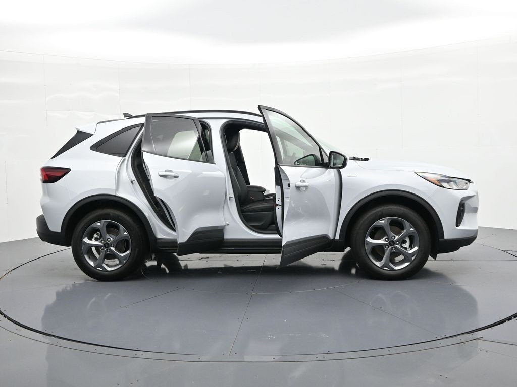 Ford Escape Hybrid Vehicle Full-screen Gallery Image 26