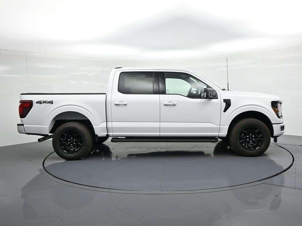 Ford F-150 Vehicle Full-screen Gallery Image 5